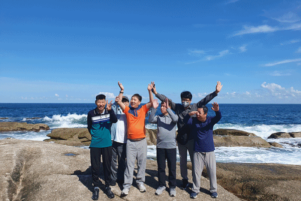 80abeefb18a7f837c2c14943405bff27_1761405927_6675.gif